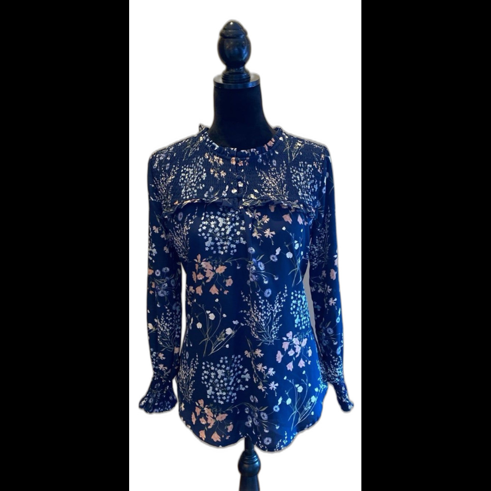 Westport Blouse Size Small Top Navy Floral Smocked cuffs &‎ Shoulder Ruffle Neck